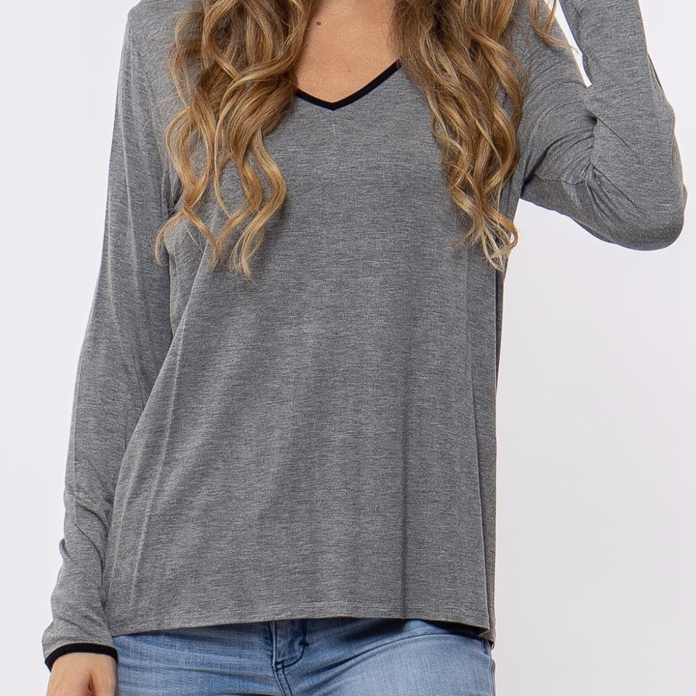 Gray long sleeve oversized comfy sweater vneck top